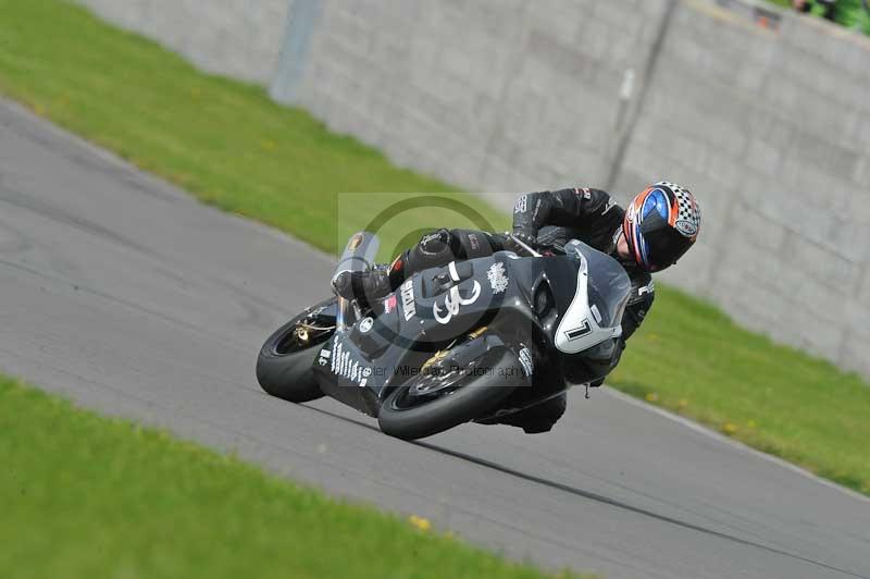 Motorcycle action photographs;anglesey circuit;anglesey trackday photographs;event digital images;eventdigitalimages;no limits trackday;oulton park circuit cheshire;peter wileman photography;trackday;trackday digital images;trackday photos;ty croes circuit wales