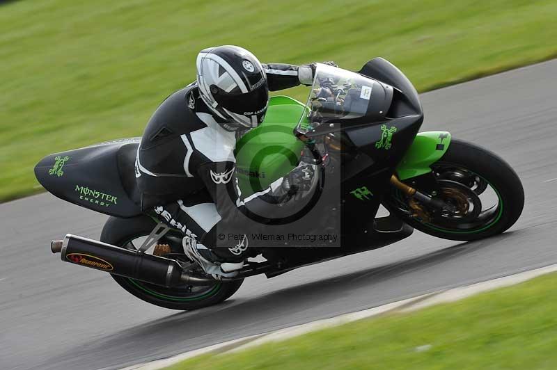 Motorcycle action photographs;anglesey circuit;anglesey trackday photographs;event digital images;eventdigitalimages;no limits trackday;oulton park circuit cheshire;peter wileman photography;trackday;trackday digital images;trackday photos;ty croes circuit wales