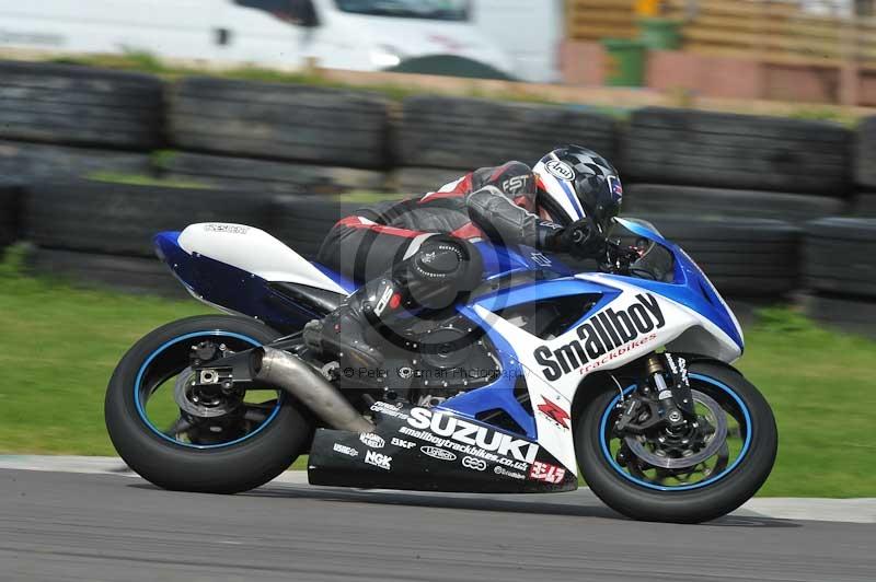 Motorcycle action photographs;anglesey circuit;anglesey trackday photographs;event digital images;eventdigitalimages;no limits trackday;oulton park circuit cheshire;peter wileman photography;trackday;trackday digital images;trackday photos;ty croes circuit wales