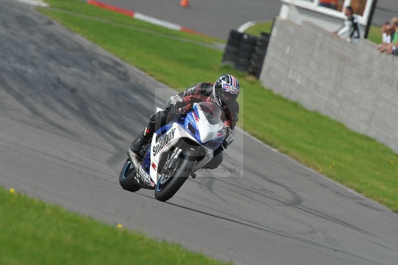 Motorcycle action photographs;anglesey circuit;anglesey trackday photographs;event digital images;eventdigitalimages;no limits trackday;oulton park circuit cheshire;peter wileman photography;trackday;trackday digital images;trackday photos;ty croes circuit wales
