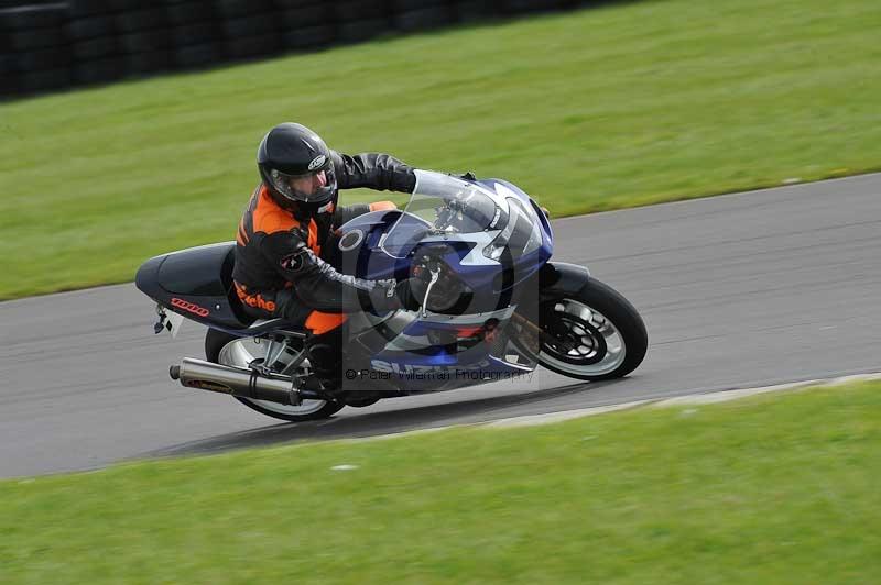 Motorcycle action photographs;anglesey circuit;anglesey trackday photographs;event digital images;eventdigitalimages;no limits trackday;oulton park circuit cheshire;peter wileman photography;trackday;trackday digital images;trackday photos;ty croes circuit wales