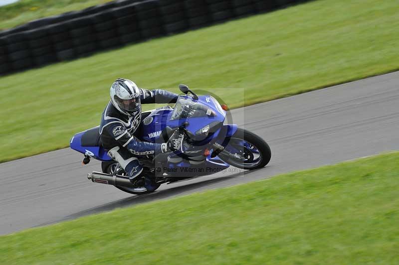 Motorcycle action photographs;anglesey circuit;anglesey trackday photographs;event digital images;eventdigitalimages;no limits trackday;oulton park circuit cheshire;peter wileman photography;trackday;trackday digital images;trackday photos;ty croes circuit wales