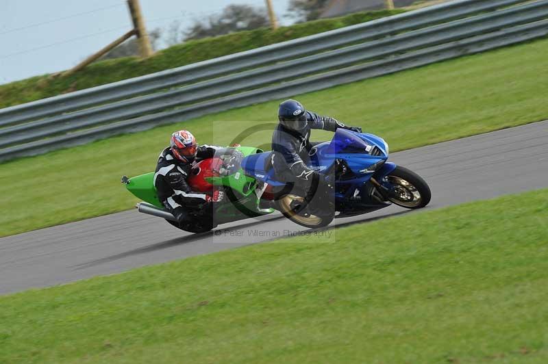 Motorcycle action photographs;anglesey circuit;anglesey trackday photographs;event digital images;eventdigitalimages;no limits trackday;oulton park circuit cheshire;peter wileman photography;trackday;trackday digital images;trackday photos;ty croes circuit wales
