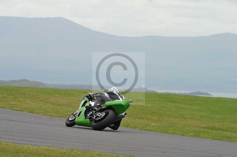 Motorcycle action photographs;anglesey circuit;anglesey trackday photographs;event digital images;eventdigitalimages;no limits trackday;oulton park circuit cheshire;peter wileman photography;trackday;trackday digital images;trackday photos;ty croes circuit wales
