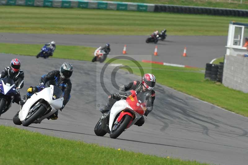 Motorcycle action photographs;anglesey circuit;anglesey trackday photographs;event digital images;eventdigitalimages;no limits trackday;oulton park circuit cheshire;peter wileman photography;trackday;trackday digital images;trackday photos;ty croes circuit wales