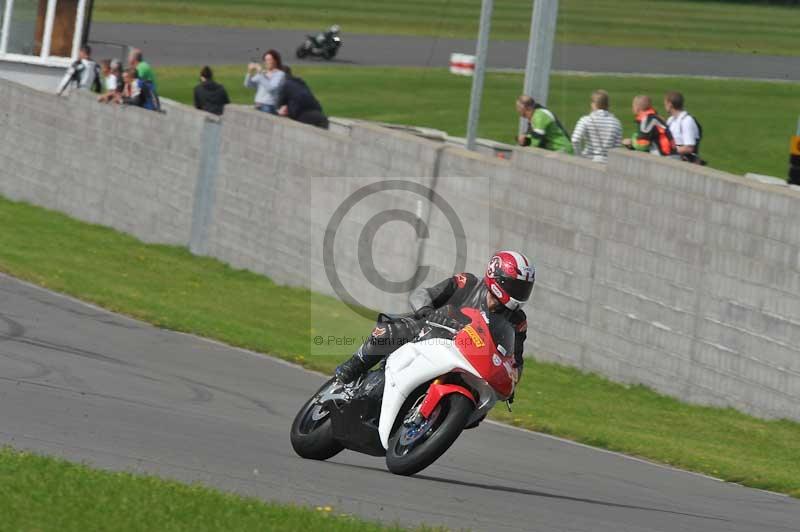 Motorcycle action photographs;anglesey circuit;anglesey trackday photographs;event digital images;eventdigitalimages;no limits trackday;oulton park circuit cheshire;peter wileman photography;trackday;trackday digital images;trackday photos;ty croes circuit wales