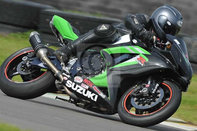 Motorcycle action photographs;anglesey circuit;anglesey trackday photographs;event digital images;eventdigitalimages;no limits trackday;oulton park circuit cheshire;peter wileman photography;trackday;trackday digital images;trackday photos;ty croes circuit wales