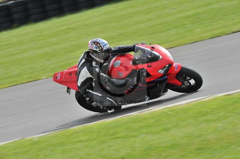 Motorcycle action photographs;anglesey circuit;anglesey trackday photographs;event digital images;eventdigitalimages;no limits trackday;oulton park circuit cheshire;peter wileman photography;trackday;trackday digital images;trackday photos;ty croes circuit wales