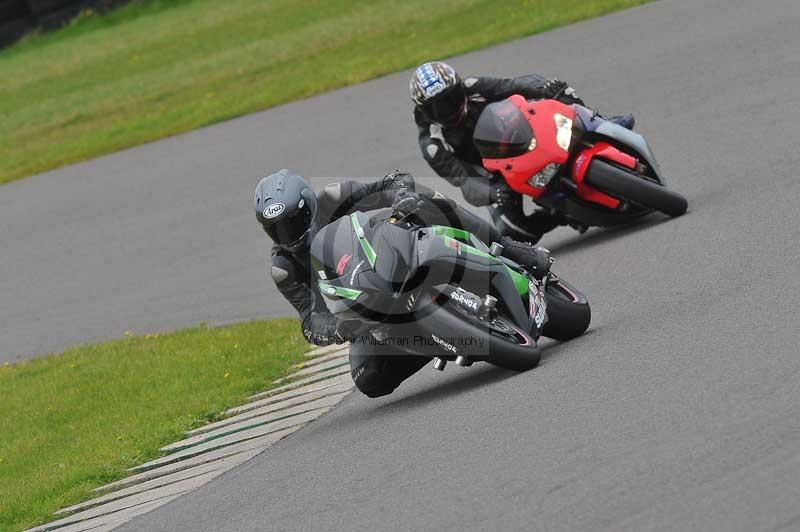 Motorcycle action photographs;anglesey circuit;anglesey trackday photographs;event digital images;eventdigitalimages;no limits trackday;oulton park circuit cheshire;peter wileman photography;trackday;trackday digital images;trackday photos;ty croes circuit wales