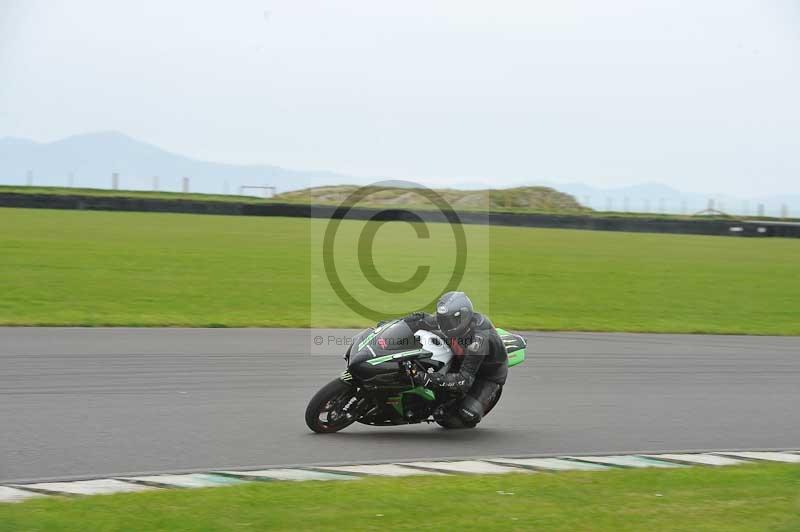 Motorcycle action photographs;anglesey circuit;anglesey trackday photographs;event digital images;eventdigitalimages;no limits trackday;oulton park circuit cheshire;peter wileman photography;trackday;trackday digital images;trackday photos;ty croes circuit wales