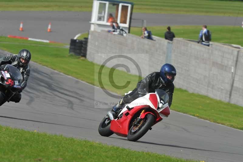 Motorcycle action photographs;anglesey circuit;anglesey trackday photographs;event digital images;eventdigitalimages;no limits trackday;oulton park circuit cheshire;peter wileman photography;trackday;trackday digital images;trackday photos;ty croes circuit wales