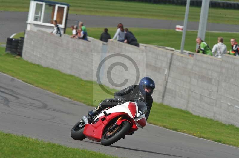 Motorcycle action photographs;anglesey circuit;anglesey trackday photographs;event digital images;eventdigitalimages;no limits trackday;oulton park circuit cheshire;peter wileman photography;trackday;trackday digital images;trackday photos;ty croes circuit wales