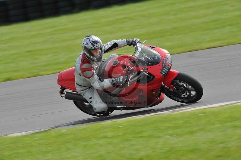 Motorcycle action photographs;anglesey circuit;anglesey trackday photographs;event digital images;eventdigitalimages;no limits trackday;oulton park circuit cheshire;peter wileman photography;trackday;trackday digital images;trackday photos;ty croes circuit wales