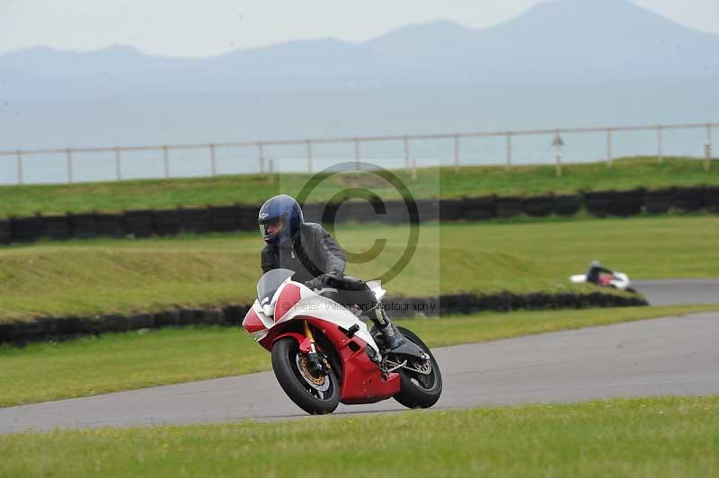 Motorcycle action photographs;anglesey circuit;anglesey trackday photographs;event digital images;eventdigitalimages;no limits trackday;oulton park circuit cheshire;peter wileman photography;trackday;trackday digital images;trackday photos;ty croes circuit wales