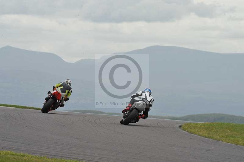 Motorcycle action photographs;anglesey circuit;anglesey trackday photographs;event digital images;eventdigitalimages;no limits trackday;oulton park circuit cheshire;peter wileman photography;trackday;trackday digital images;trackday photos;ty croes circuit wales