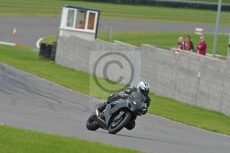 Motorcycle action photographs;anglesey circuit;anglesey trackday photographs;event digital images;eventdigitalimages;no limits trackday;oulton park circuit cheshire;peter wileman photography;trackday;trackday digital images;trackday photos;ty croes circuit wales