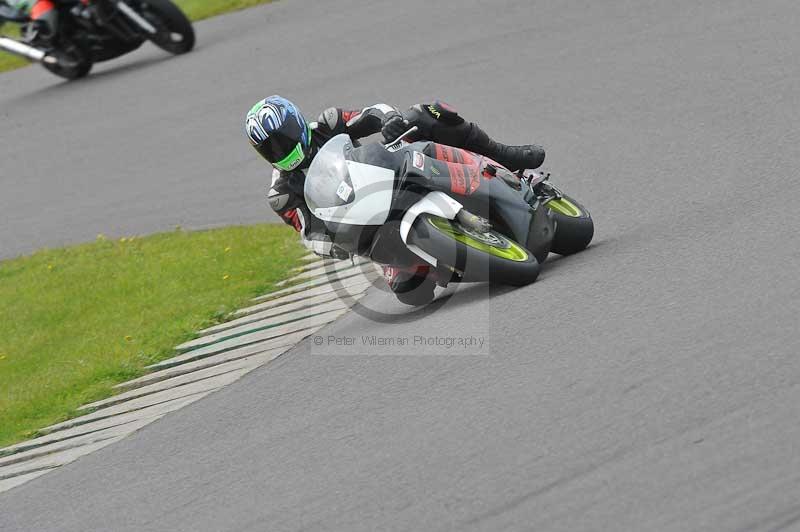 Motorcycle action photographs;anglesey circuit;anglesey trackday photographs;event digital images;eventdigitalimages;no limits trackday;oulton park circuit cheshire;peter wileman photography;trackday;trackday digital images;trackday photos;ty croes circuit wales
