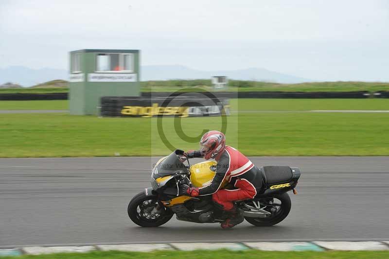 Motorcycle action photographs;anglesey circuit;anglesey trackday photographs;event digital images;eventdigitalimages;no limits trackday;oulton park circuit cheshire;peter wileman photography;trackday;trackday digital images;trackday photos;ty croes circuit wales