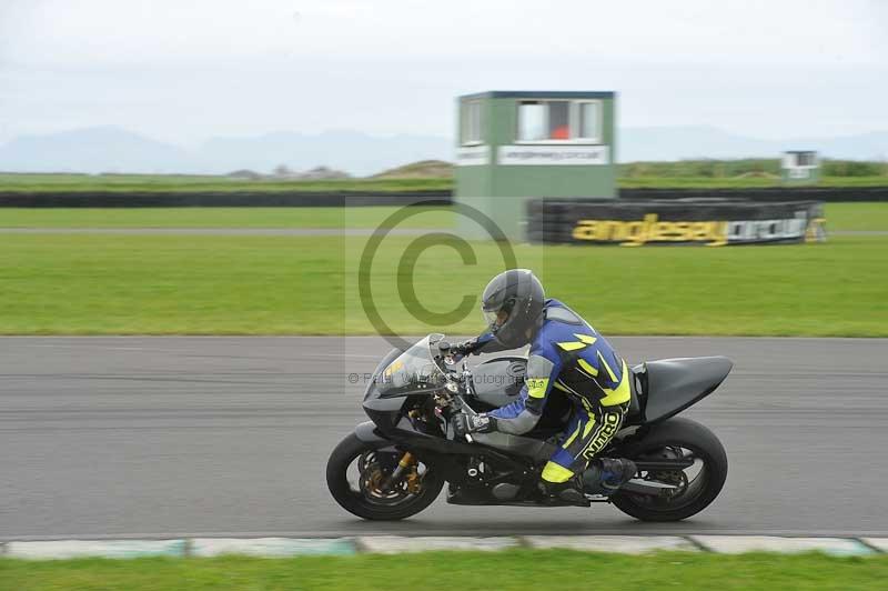 Motorcycle action photographs;anglesey circuit;anglesey trackday photographs;event digital images;eventdigitalimages;no limits trackday;oulton park circuit cheshire;peter wileman photography;trackday;trackday digital images;trackday photos;ty croes circuit wales