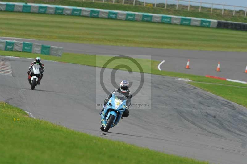 Motorcycle action photographs;anglesey circuit;anglesey trackday photographs;event digital images;eventdigitalimages;no limits trackday;oulton park circuit cheshire;peter wileman photography;trackday;trackday digital images;trackday photos;ty croes circuit wales