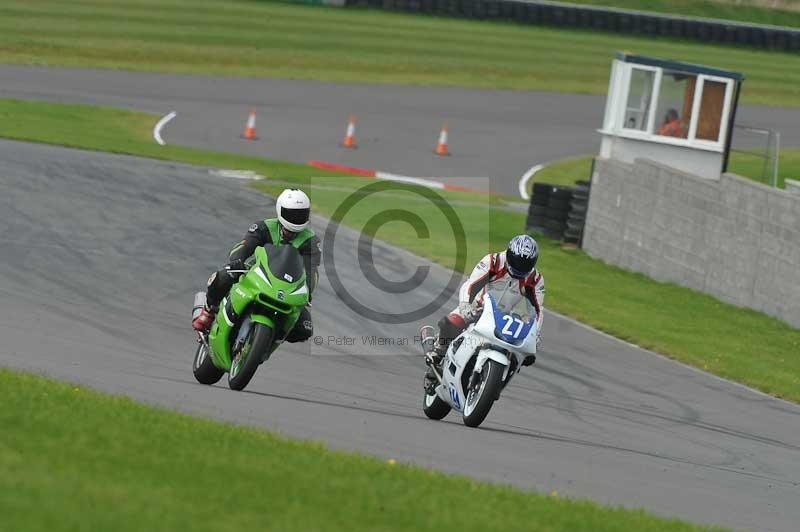 Motorcycle action photographs;anglesey circuit;anglesey trackday photographs;event digital images;eventdigitalimages;no limits trackday;oulton park circuit cheshire;peter wileman photography;trackday;trackday digital images;trackday photos;ty croes circuit wales