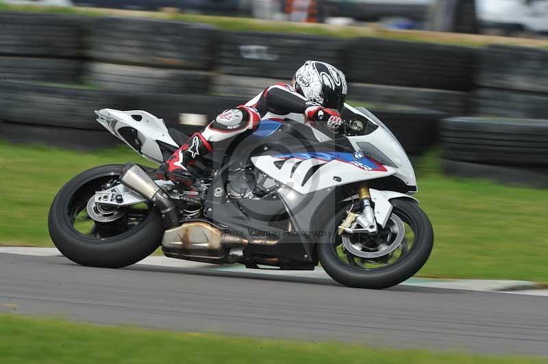 Motorcycle action photographs;anglesey circuit;anglesey trackday photographs;event digital images;eventdigitalimages;no limits trackday;oulton park circuit cheshire;peter wileman photography;trackday;trackday digital images;trackday photos;ty croes circuit wales