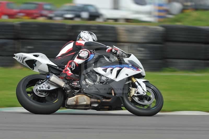 Motorcycle action photographs;anglesey circuit;anglesey trackday photographs;event digital images;eventdigitalimages;no limits trackday;oulton park circuit cheshire;peter wileman photography;trackday;trackday digital images;trackday photos;ty croes circuit wales