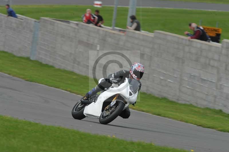 Motorcycle action photographs;anglesey circuit;anglesey trackday photographs;event digital images;eventdigitalimages;no limits trackday;oulton park circuit cheshire;peter wileman photography;trackday;trackday digital images;trackday photos;ty croes circuit wales