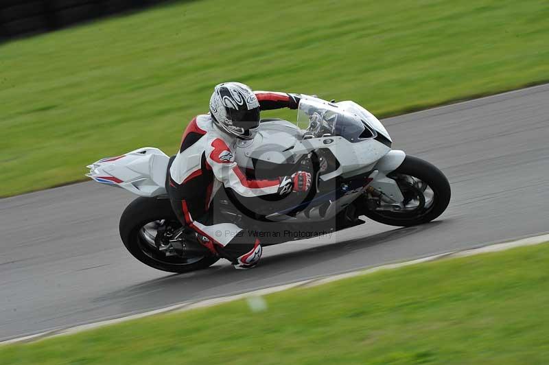 Motorcycle action photographs;anglesey circuit;anglesey trackday photographs;event digital images;eventdigitalimages;no limits trackday;oulton park circuit cheshire;peter wileman photography;trackday;trackday digital images;trackday photos;ty croes circuit wales