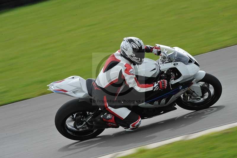 Motorcycle action photographs;anglesey circuit;anglesey trackday photographs;event digital images;eventdigitalimages;no limits trackday;oulton park circuit cheshire;peter wileman photography;trackday;trackday digital images;trackday photos;ty croes circuit wales