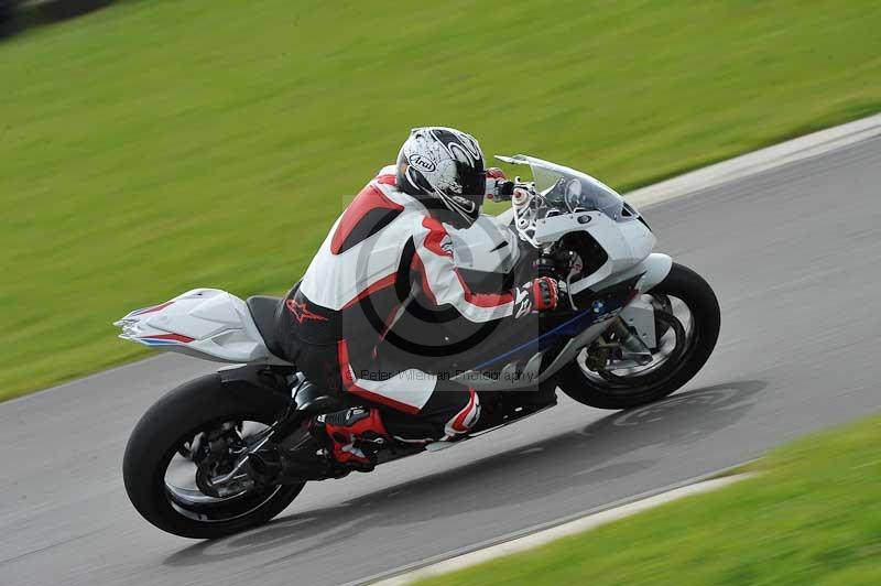 Motorcycle action photographs;anglesey circuit;anglesey trackday photographs;event digital images;eventdigitalimages;no limits trackday;oulton park circuit cheshire;peter wileman photography;trackday;trackday digital images;trackday photos;ty croes circuit wales