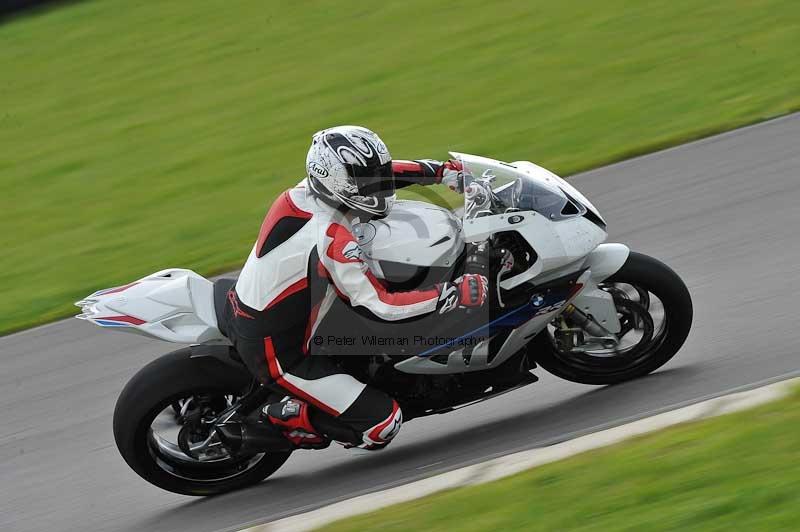 Motorcycle action photographs;anglesey circuit;anglesey trackday photographs;event digital images;eventdigitalimages;no limits trackday;oulton park circuit cheshire;peter wileman photography;trackday;trackday digital images;trackday photos;ty croes circuit wales