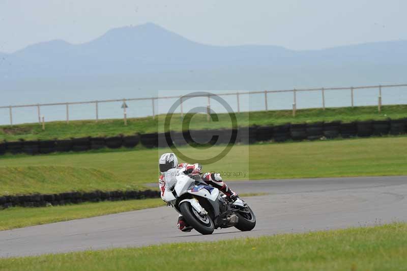 Motorcycle action photographs;anglesey circuit;anglesey trackday photographs;event digital images;eventdigitalimages;no limits trackday;oulton park circuit cheshire;peter wileman photography;trackday;trackday digital images;trackday photos;ty croes circuit wales