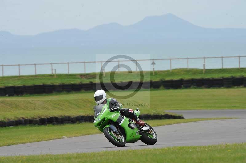 Motorcycle action photographs;anglesey circuit;anglesey trackday photographs;event digital images;eventdigitalimages;no limits trackday;oulton park circuit cheshire;peter wileman photography;trackday;trackday digital images;trackday photos;ty croes circuit wales