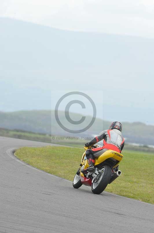Motorcycle action photographs;anglesey circuit;anglesey trackday photographs;event digital images;eventdigitalimages;no limits trackday;oulton park circuit cheshire;peter wileman photography;trackday;trackday digital images;trackday photos;ty croes circuit wales