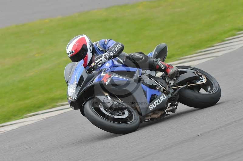 Motorcycle action photographs;anglesey circuit;anglesey trackday photographs;event digital images;eventdigitalimages;no limits trackday;oulton park circuit cheshire;peter wileman photography;trackday;trackday digital images;trackday photos;ty croes circuit wales