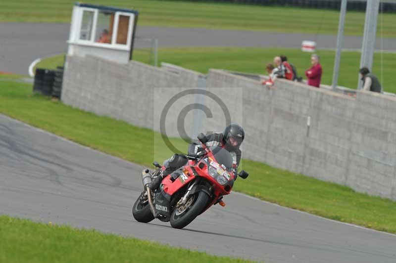 Motorcycle action photographs;anglesey circuit;anglesey trackday photographs;event digital images;eventdigitalimages;no limits trackday;oulton park circuit cheshire;peter wileman photography;trackday;trackday digital images;trackday photos;ty croes circuit wales