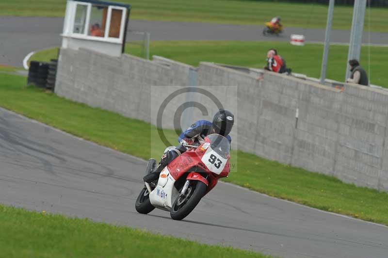 Motorcycle action photographs;anglesey circuit;anglesey trackday photographs;event digital images;eventdigitalimages;no limits trackday;oulton park circuit cheshire;peter wileman photography;trackday;trackday digital images;trackday photos;ty croes circuit wales