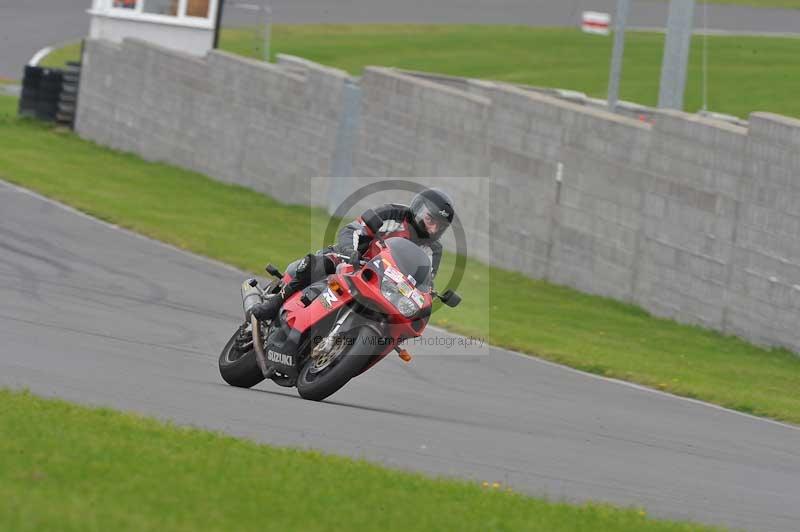 Motorcycle action photographs;anglesey circuit;anglesey trackday photographs;event digital images;eventdigitalimages;no limits trackday;oulton park circuit cheshire;peter wileman photography;trackday;trackday digital images;trackday photos;ty croes circuit wales
