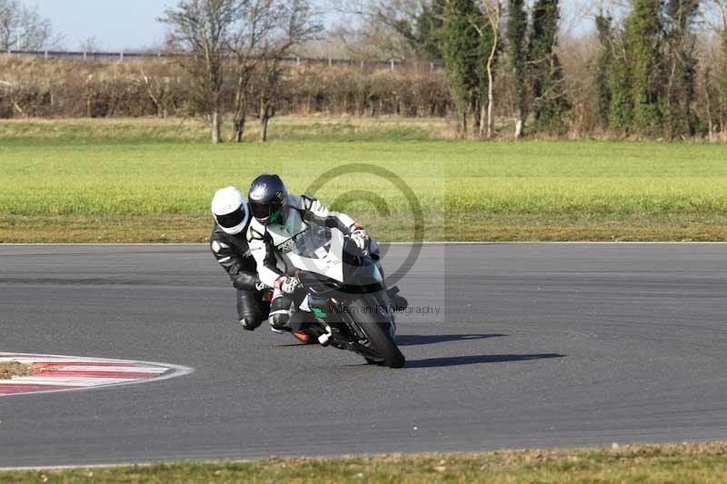 Motorcycle action photographs;Trackday digital images;event digital images;eventdigitalimages;no limits trackday;peter wileman photography;snetterton;snetterton circuit norfolk;snetterton photographs;trackday;trackday photos