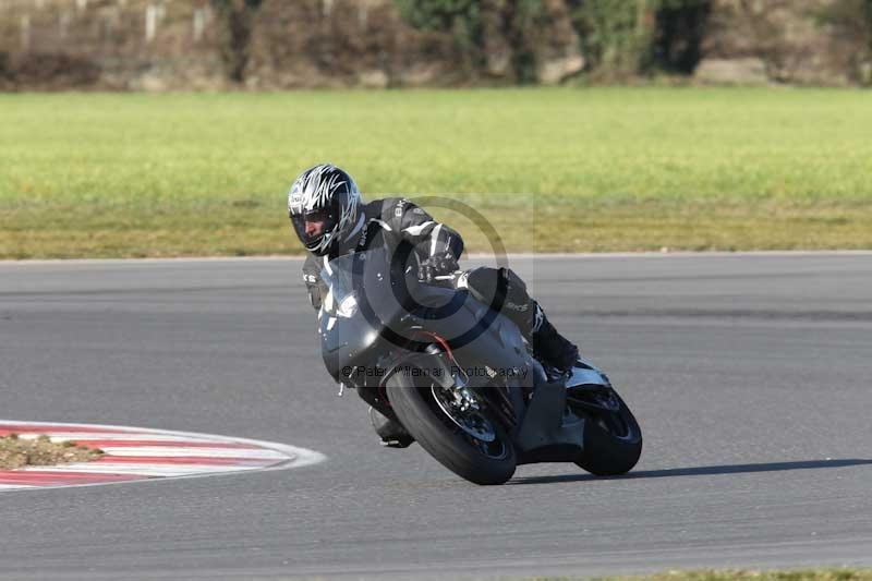 Motorcycle action photographs;Trackday digital images;event digital images;eventdigitalimages;no limits trackday;peter wileman photography;snetterton;snetterton circuit norfolk;snetterton photographs;trackday;trackday photos
