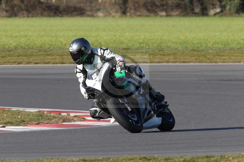 Motorcycle action photographs;Trackday digital images;event digital images;eventdigitalimages;no limits trackday;peter wileman photography;snetterton;snetterton circuit norfolk;snetterton photographs;trackday;trackday photos