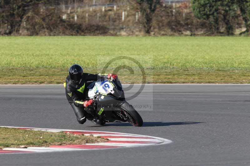 Motorcycle action photographs;Trackday digital images;event digital images;eventdigitalimages;no limits trackday;peter wileman photography;snetterton;snetterton circuit norfolk;snetterton photographs;trackday;trackday photos