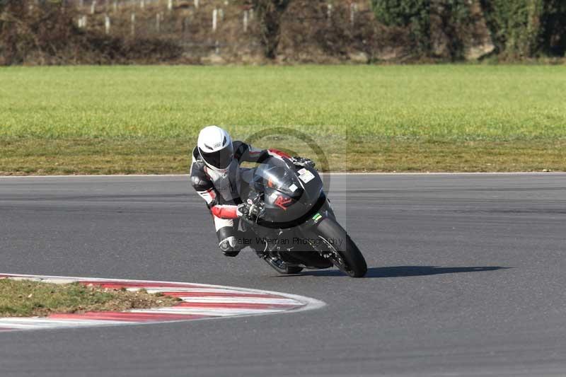 Motorcycle action photographs;Trackday digital images;event digital images;eventdigitalimages;no limits trackday;peter wileman photography;snetterton;snetterton circuit norfolk;snetterton photographs;trackday;trackday photos
