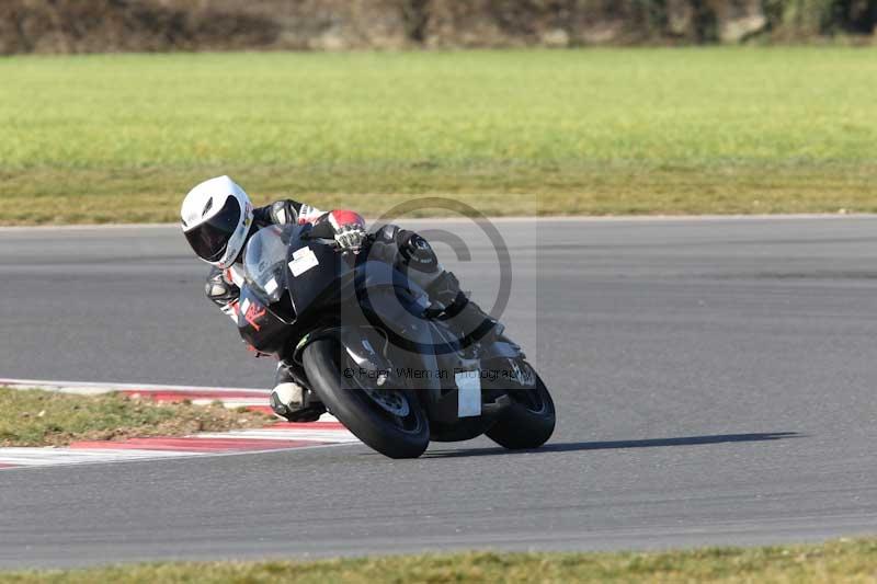 Motorcycle action photographs;Trackday digital images;event digital images;eventdigitalimages;no limits trackday;peter wileman photography;snetterton;snetterton circuit norfolk;snetterton photographs;trackday;trackday photos
