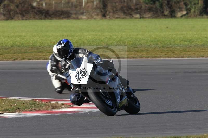 Motorcycle action photographs;Trackday digital images;event digital images;eventdigitalimages;no limits trackday;peter wileman photography;snetterton;snetterton circuit norfolk;snetterton photographs;trackday;trackday photos
