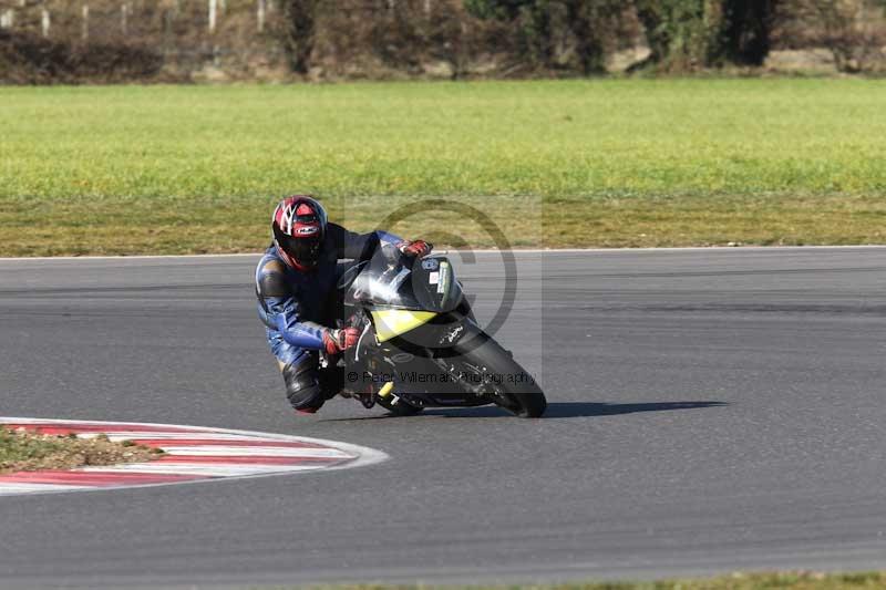 Motorcycle action photographs;Trackday digital images;event digital images;eventdigitalimages;no limits trackday;peter wileman photography;snetterton;snetterton circuit norfolk;snetterton photographs;trackday;trackday photos