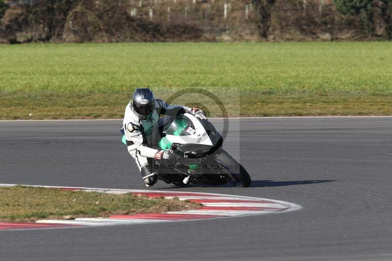 Motorcycle action photographs;Trackday digital images;event digital images;eventdigitalimages;no limits trackday;peter wileman photography;snetterton;snetterton circuit norfolk;snetterton photographs;trackday;trackday photos