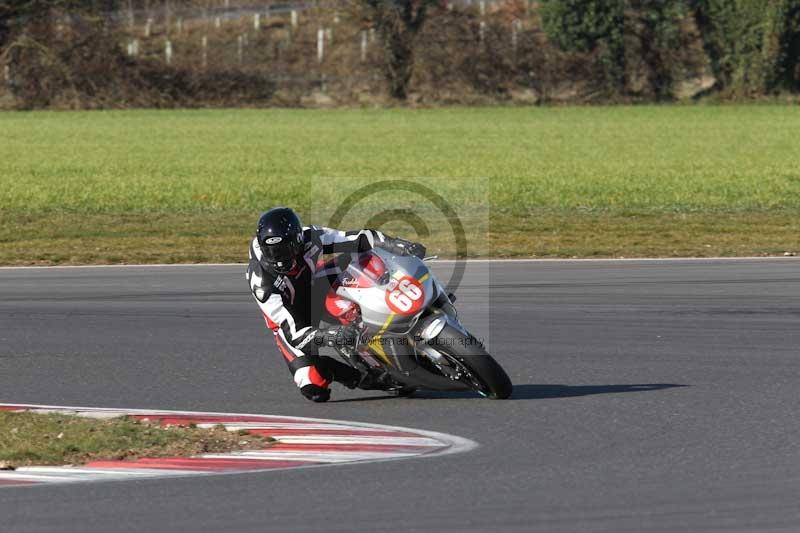 Motorcycle action photographs;Trackday digital images;event digital images;eventdigitalimages;no limits trackday;peter wileman photography;snetterton;snetterton circuit norfolk;snetterton photographs;trackday;trackday photos