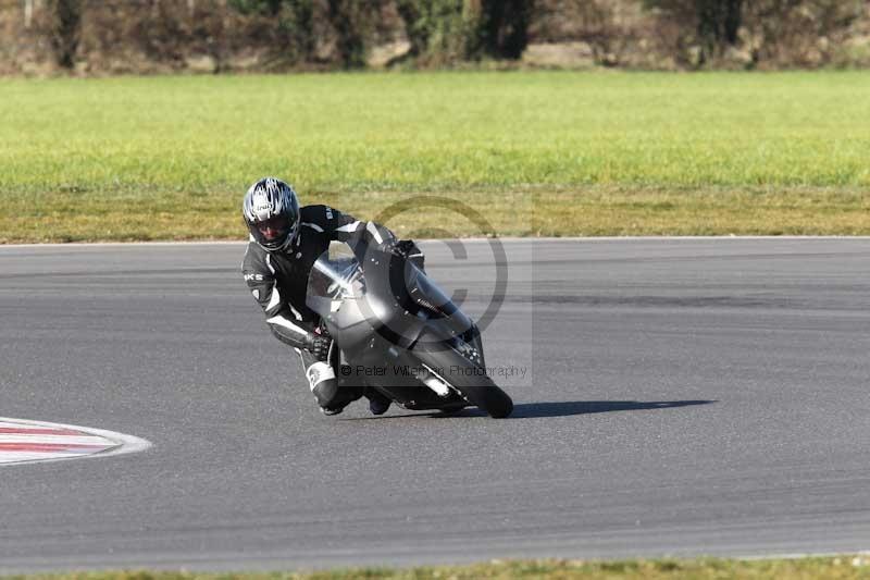 Motorcycle action photographs;Trackday digital images;event digital images;eventdigitalimages;no limits trackday;peter wileman photography;snetterton;snetterton circuit norfolk;snetterton photographs;trackday;trackday photos